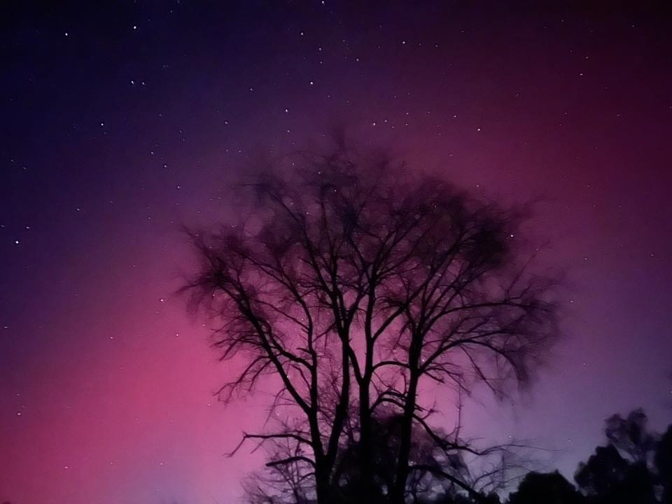 Northern Lights Dazzle Skies Over Linton, Indiana