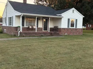 Affordable Home on Acreage Near Linton — $149,000 📍 12215 W State Road 54, Linton, IN